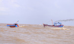 Bình Định: Tàu cá hỏng, 12 ngư dân trôi tự do trên biển