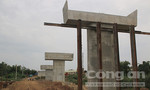 Hình ảnh trên công trường cầu vượt lớn nhất ở “rốn lũ” miền Trung