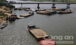 Bắt 15 ghe chở cát lậu chuyên "xẻ thịt" sông Thu Bồn