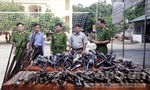 Công an huyện Quỳ Hợp tiêu hủy hàng loạt khẩu súng