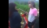 Clip nữ sinh Đà Nẵng dùng tuýp sắt đánh đầu bạn