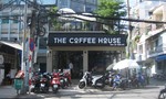 Khu phố 5, Phường 1, Quận Tân Bình: Bà con  bức xúc với quán cà phê lấn chiếm vỉa hè