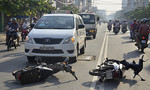 Tai nạn liên hoàn, 2 người thoát chết trước đầu xe taxi