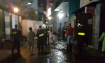 Hàng trăm cảnh sát đội mưa bao vây 'ổ ma tuý' ở quận Bình Thạnh