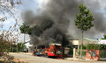 Tiền Giang: Xe buýt bốc cháy ngùn ngụt giữa trưa