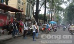 Sinh viên ĐH Sài Gòn bức xúc tình trạng buôn bán nhếch nhác trước cổng trường