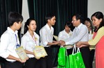 Saigon Co.op trao học bổng cho sinh viên nghèo vượt khó