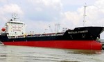 Một tàu chở dầu của Việt Nam bị giữ lại ở Singapore
