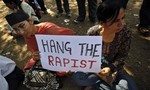 Ấn Độ: Một tên trong băng hãm hiếp nữ sinh trên xe buýt năm 2012 sắp được phóng thích