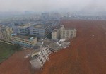 Lở núi kinh hoàng tại Thâm Quyến, nhiều toà nhà bị sập