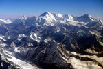 Núi Everest dịch chuyển và đổi hướng vì động đất