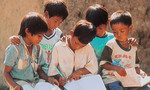 Quyên góp 200 ngàn bản sách giáo khoa cho học sinh nghèo