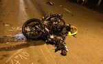 Tai nạn giữa 3 xe máy làm 2 người chết