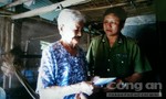 Báo Công an TPHCM thăm, tặng quà cho Mẹ Việt Nam anh hùng