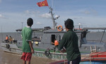 Bộ đội Biên phòng cứu hộ 12 ngư dân thoát chết