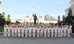 Công an TP.HCM báo công và dâng hoa tại Tượng đài Chủ tịch Hồ Chí Minh