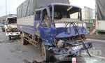 Tai nạn liên hoàn 6 xe tải, tài xế kẹt trong cabin