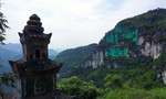 Trùng Khánh: Sơn xanh cả vách núi cho hợp phong thủy?