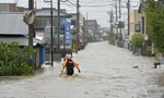 Các tỉnh đông bắc Nhật Bản oằn mình trong mưa lũ