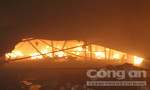 “Bà hỏa” thiêu rụi 4 shop quần áo, thiệt hại hàng tỷ đồng