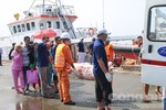 Những thi thể cuối cùng trong vụ nổ tàu cá được đưa vào bờ