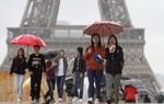 Báo động cho du khách châu Á tại Paris