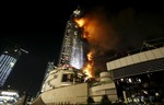 Khách sạn giữa Dubai cháy lớn như pháo hoa trong đêm giao thừa
