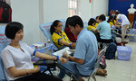 Hàng trăm sinh viên tham gia hiến máu tình nguyện