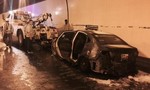 Hàng chục ô tô quay đầu chạy ngược trong hầm Hải Vân khi taxi bốc cháy