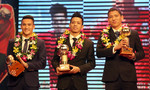 Anh Đức và Minh Nguyệt giành Quả bóng vàng Việt Nam 2015