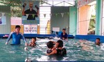 Quảng Nam: Dạy bơi cho học sinh vùng lũ