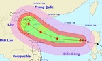 Bão Sarika giật cấp 16-17 tăng tốc hướng vào Việt Nam