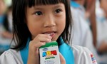 “Để mọi trẻ em đều có quyền uống sữa”, Quỹ sữa Vươn cao Việt Nam và Vinamilk tiếp tục trao tặng sữa cho trẻ em tại Cần Thơ