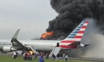 Máy bay hãng American Airlines bốc cháy trên đường băng khiến 20 người bị thương