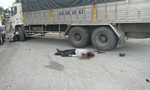 Một người đàn ông tử vong dưới bánh xe tải