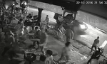 Nhóm thanh niên ngang nhiên đập phá quán cà phê ở Sài Gòn