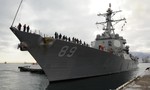 Tàu khu trục Mỹ USS Mustin thăm cảng Cam Ranh