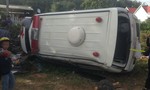 Kon Tum: Lật xe cứu thương khiến nhiều người thương vong