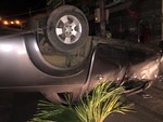 Va chạm giữa ô tô và xe máy khiến 2 thanh niên tử vong