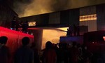 Cháy lớn thiêu trụi  kho mì ở Gia Lai: Vẫn chưa dập được lửa