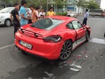 Porsche Cayman GTS gặp nạn trong buổi trải nghiệm xe tại TP.HCM