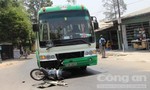 Chạy xe máy ngược chiều, nam sinh viên bị xe buýt tông trọng thương
