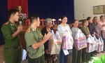 Báo Công an TP.HCM thăm, tặng quà các gia đình chính sách huyện Diên Khánh