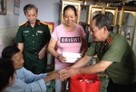 Lực lượng vũ trang Việt Nam một lòng hướng về những người có công với cách mạng