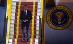Chùm ảnh của Reuters về hình ảnh tổng thống Obama đến Việt Nam