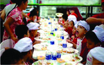 Gần 400 trẻ em có hoàn cảnh đặc biệt vui chơi tại siêu thị LOTTE Mart