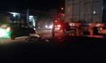 Xe máy tông xe container, 1 người thiệt mạng
