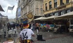 Bạo lực xảy ra trên đường phố giữa người hâm mộ Đức và Ukraina