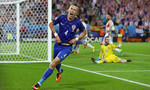 Khuất phục 'Bò tót', Croatia đứng đầu bảng D