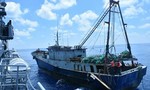 Tổng thống Indonesia đích thân kiểm tra tàu cá Trung Quốc bị bắt